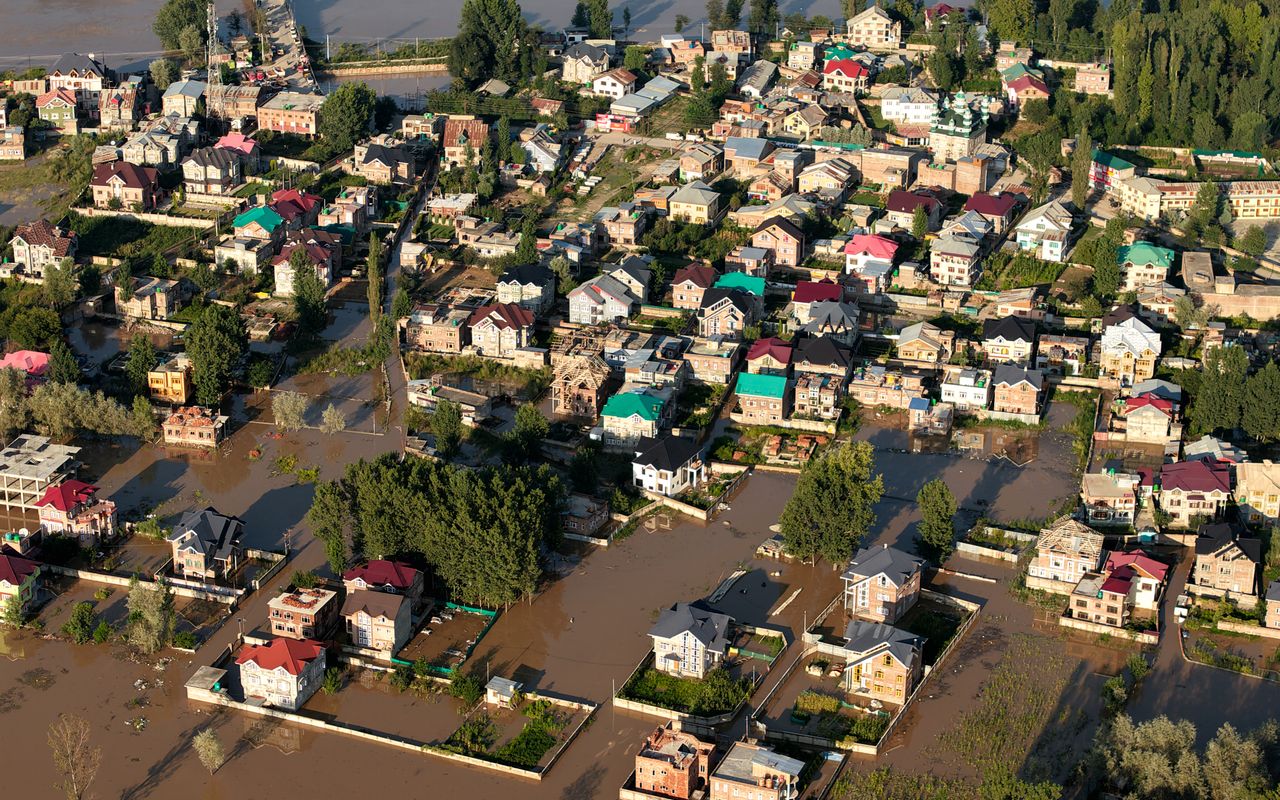 Scenario modeling and foresight planning